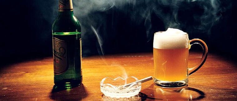 Alcohol dependence and smoking can provoke the development of psoriasis on the face